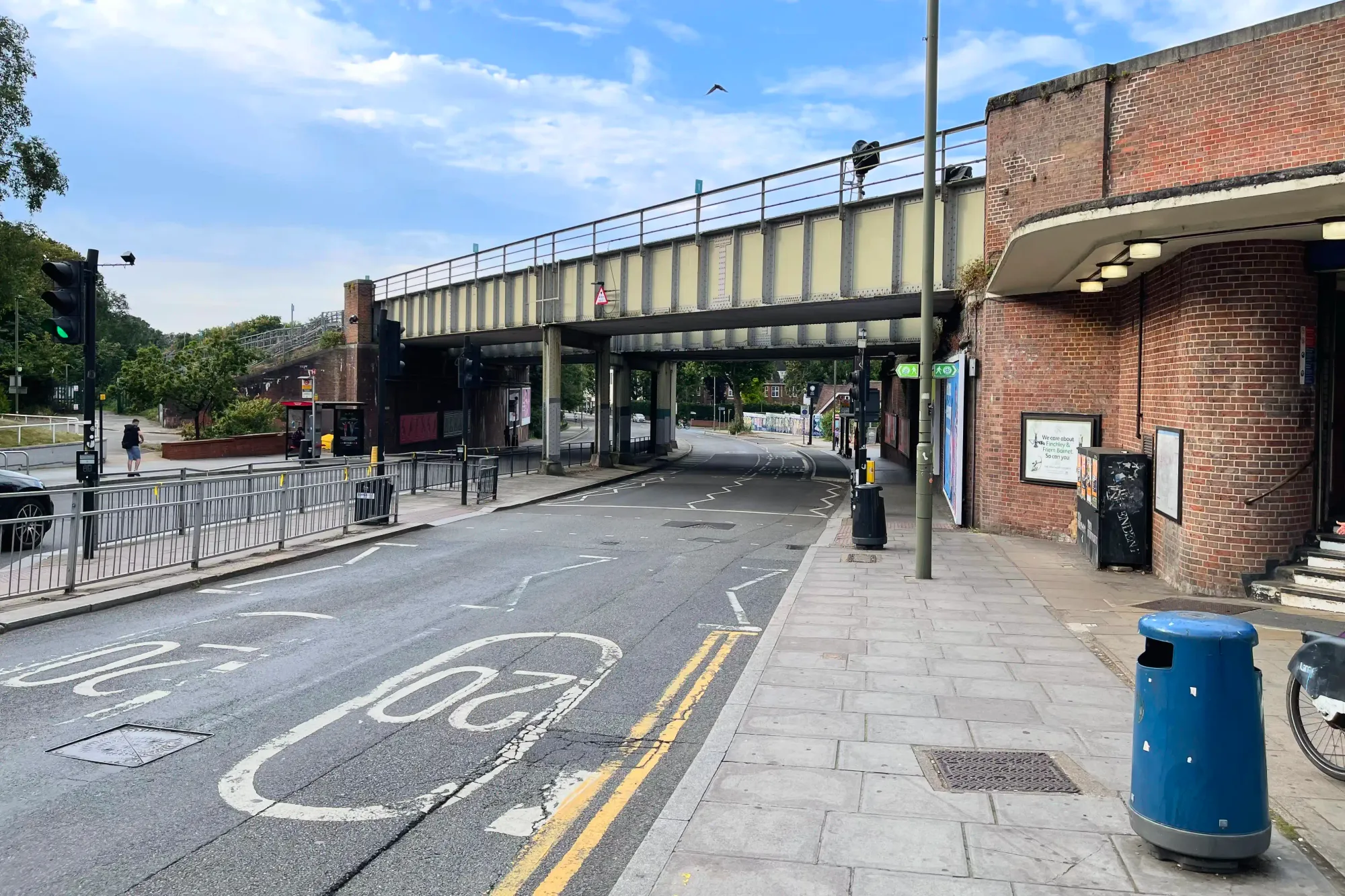 The High Road continues towards Highgate & Hampstead