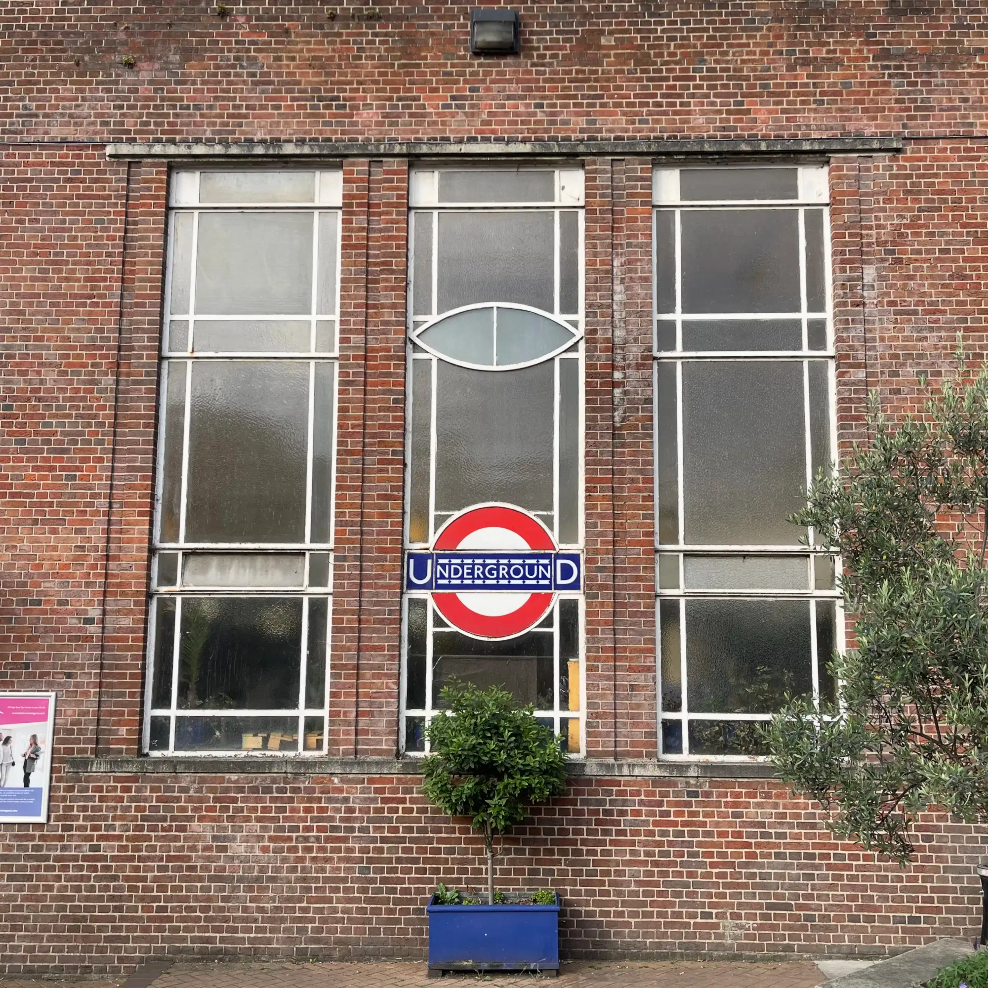 Art Deco exterior by station’s entrance, complete with era-correct Underground roundel