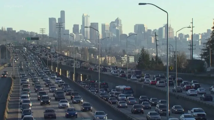 Freeway jams cars into Seattle