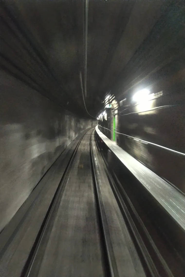 Speeding through Mont-Royal tunnel at 100 kmh. Author