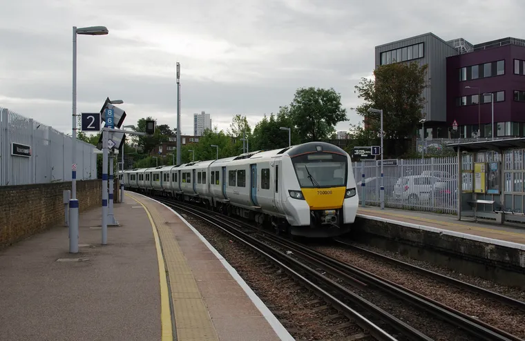 Friday Reads – 7 November 2025