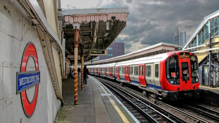 The Unknown Hammersmith & City Construction Calamity